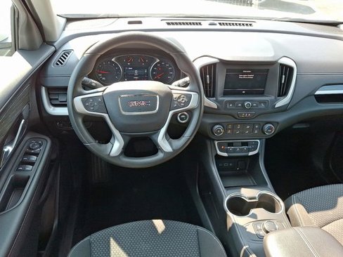 Used 2024 GMC Terrain SLE image 11