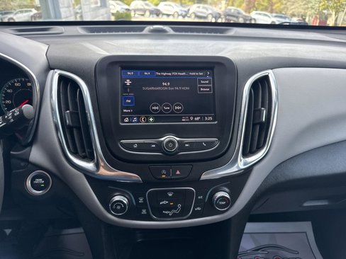 Used 2023 Chevrolet Equinox LS image 19