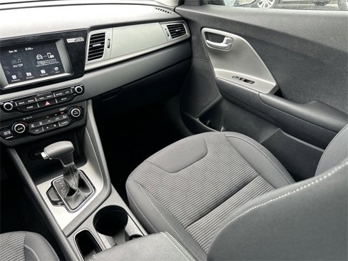 Used 2017 Kia Niro FE image 14
