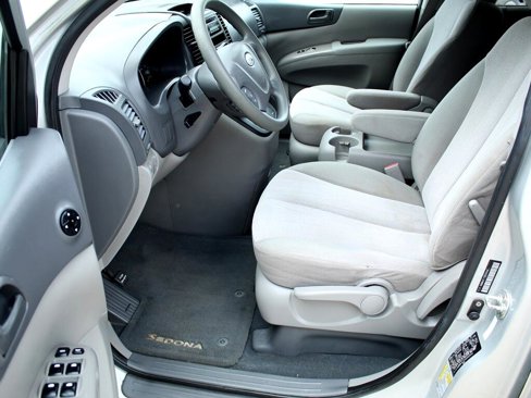Used 2012 Kia Sedona LX image 15