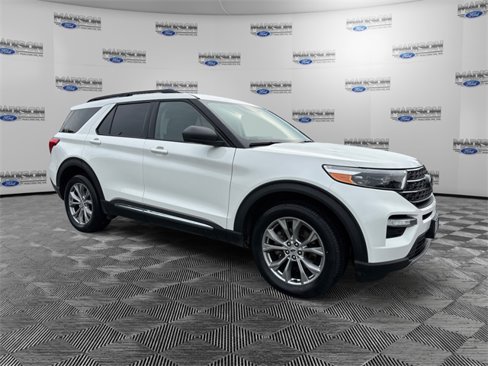 Used 2022 Ford Explorer XLT w/ Equipment Group 202A image 7