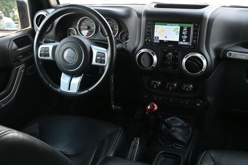 Used 2016 Jeep Wrangler Unlimited Rubicon image 12