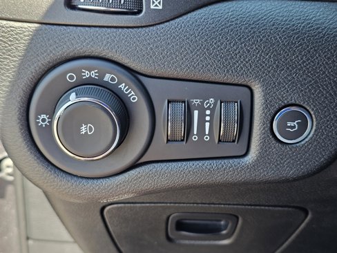 Used 2022 Jeep Cherokee Trailhawk w/ Sound & Nav Group image 13