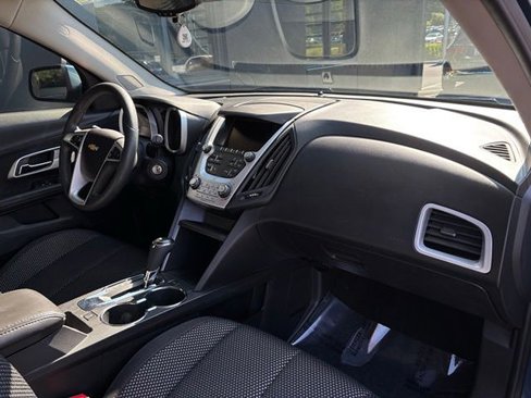 Used 2017 Chevrolet Equinox LT image 34