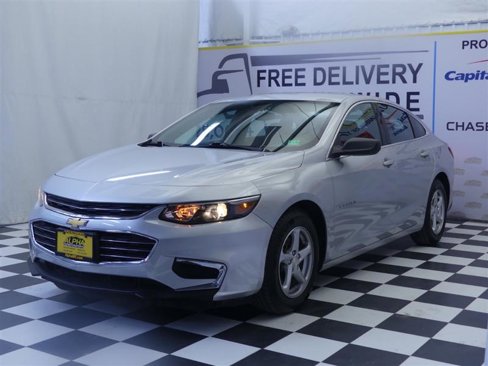 Used 2018 Chevrolet Malibu LS w/ LPO, Convenience Package 1 image 4