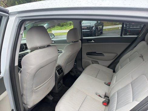 Used 2017 Kia Sportage LX image 6