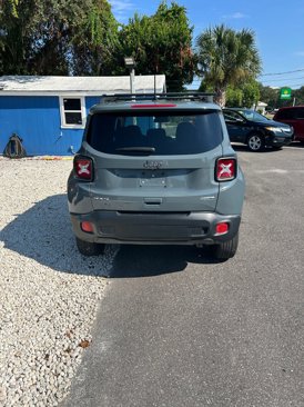 Used 2018 Jeep Renegade Latitude image 4