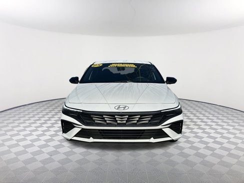 Used 2025 Hyundai Elantra Sport w/ Cargo Package image 2