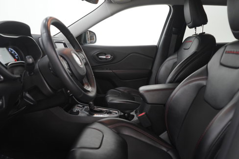 Used 2019 Jeep Cherokee Trailhawk w/ Cold Weather Group image 19