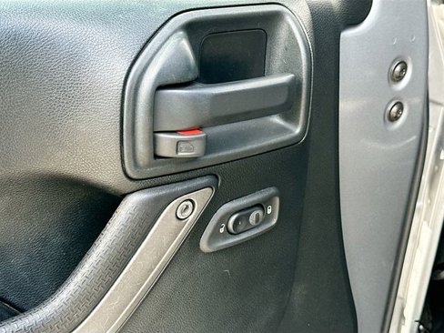Used 2018 Jeep Wrangler Sport image 15
