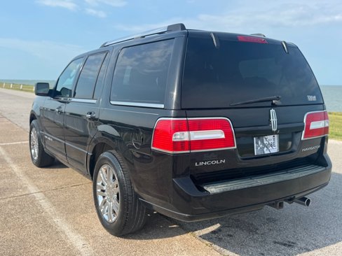 Used 2010 Lincoln Navigator 2WD image 6