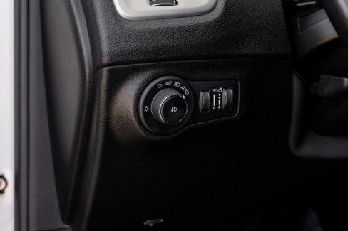 Used 2020 Jeep Compass Latitude w/ Cold Weather Group image 38
