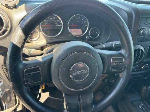 Used 2013 Jeep Wrangler Unlimited Sport image 9