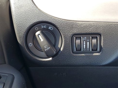Used 2013 Dodge Grand Caravan R/T w/ Driver Convenience Group image 16