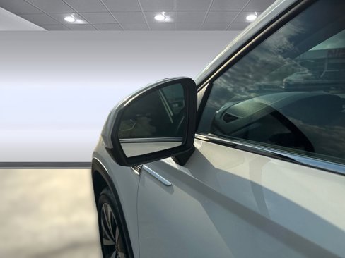 Used 2024 Volkswagen Taos SE image 20