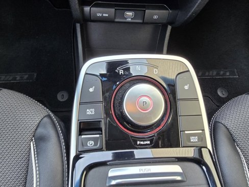 Used 2022 Kia Niro EX image 31