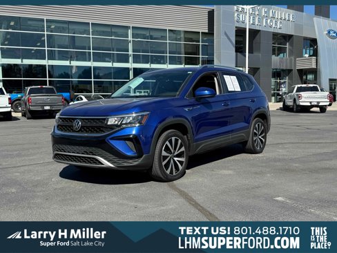 Used 2022 Volkswagen Taos SE image 1