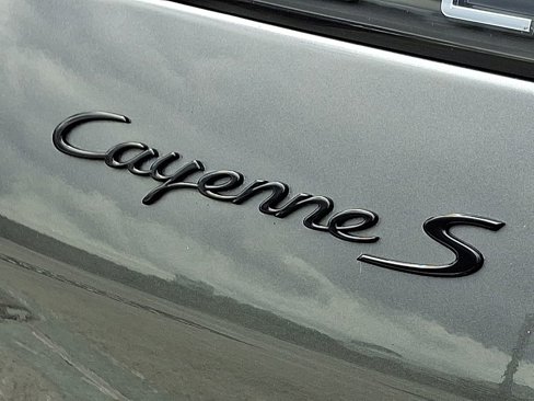 Used 2021 Porsche Cayenne S image 32
