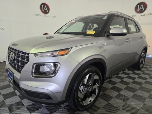Certified 2023 Hyundai Venue SEL image 2