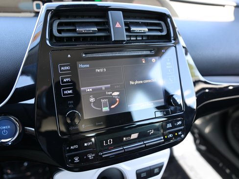 Used 2017 Toyota Prius Four image 24