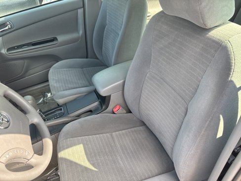 Used 2005 Toyota Camry LE image 9