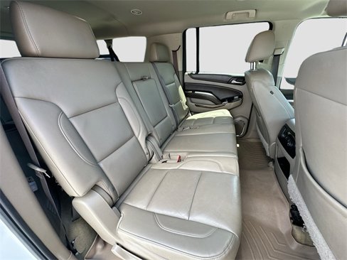 Used 2018 Chevrolet Suburban LT image 28