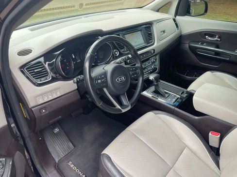 Used 2018 Kia Sedona SX Limited image 11