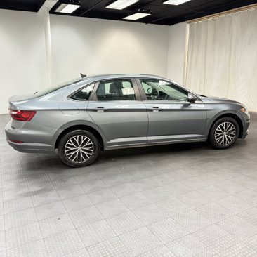 Used 2021 Volkswagen Jetta image 6