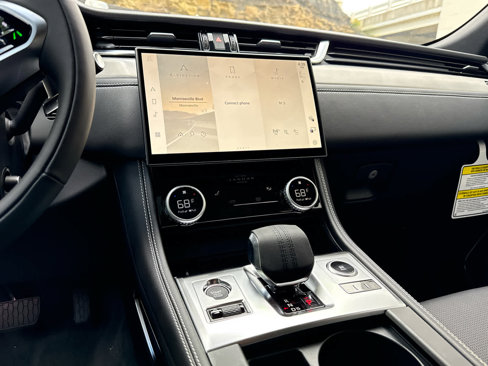 New 2026 Jaguar F-PACE R-Dynamic S image 9