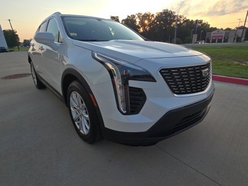 Used 2019 Cadillac XT4 Luxury w/ Cold Weather Package image 7