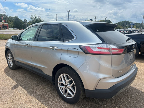 Used 2024 Ford Edge SEL image 3