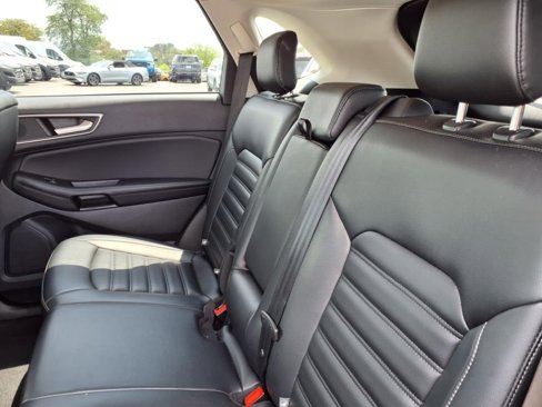 Used 2022 Ford Edge SEL image 13