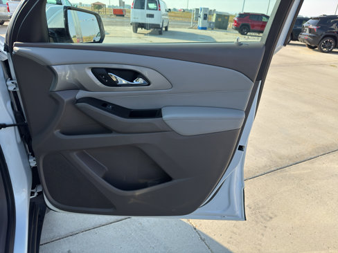 Used 2020 Chevrolet Traverse LT image 25
