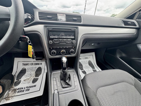 Used 2012 Volkswagen Passat 2.5 S image 16