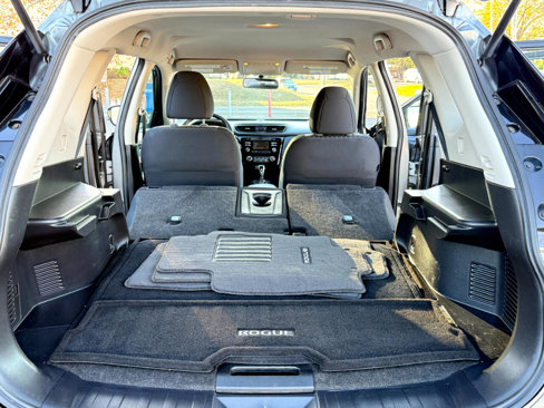Used 2017 Nissan Rogue S image 36