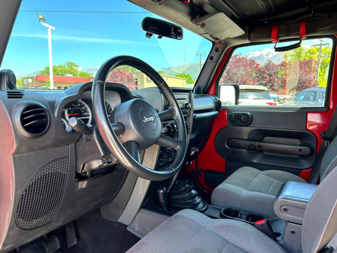 Used 2007 Jeep Wrangler Unlimited Rubicon w/ PWR Convenience Group image 19