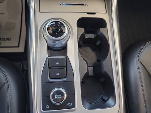 Used 2022 Ford Explorer XLT w/ Equipment Group 202A image 33