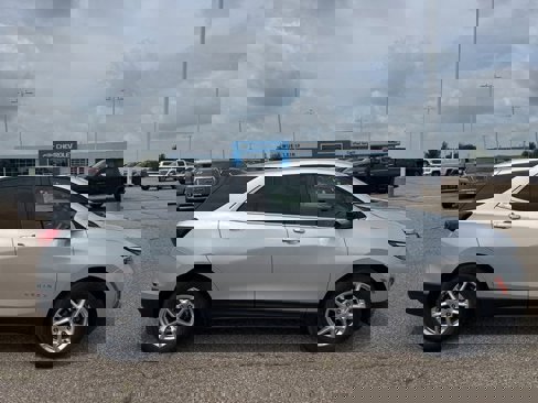 Certified 2022 Chevrolet Equinox LT image 2