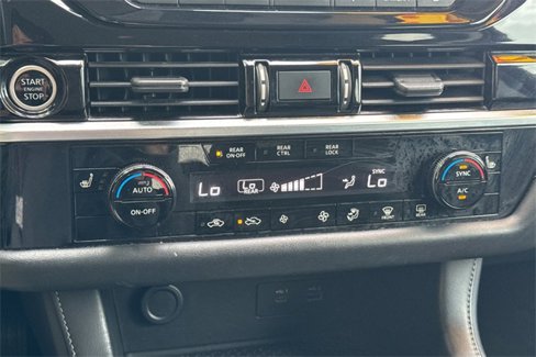 Used 2022 Nissan Pathfinder SV image 28