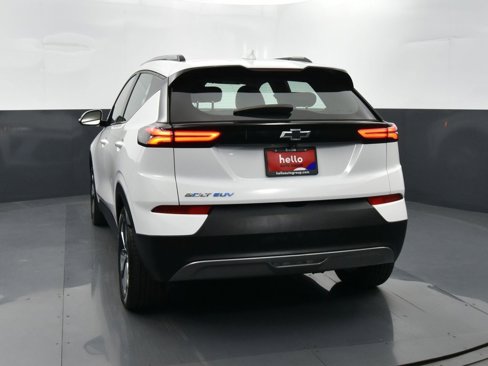 Used 2022 Chevrolet Bolt EUV LT w/ Convenience Package image 30