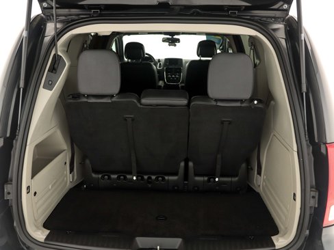 Used 2017 Dodge Grand Caravan SXT image 13