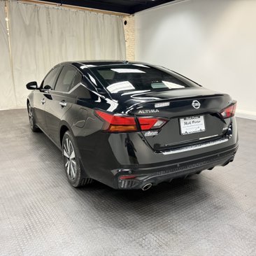 Used 2019 Nissan Altima 2.5 SV image 3