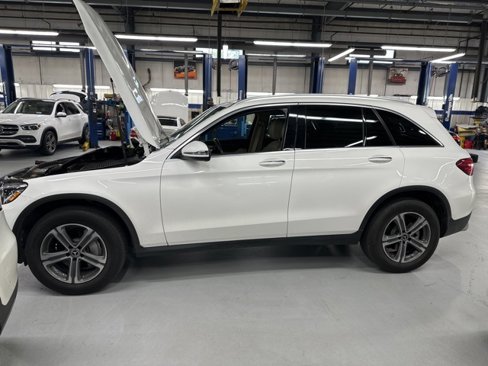 Used 2018 Mercedes-Benz GLC 300 4MATIC image 1