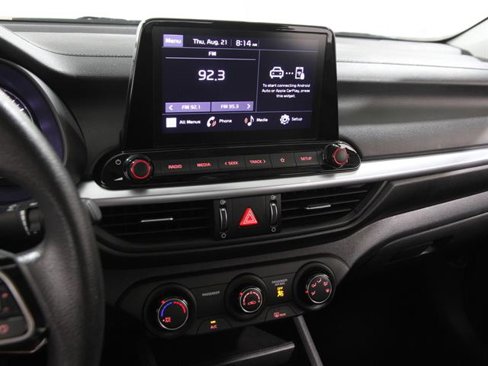 Used 2022 Kia Forte LXS image 9