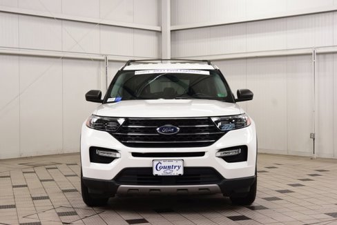 Used 2021 Ford Explorer XLT w/ Equipment Group 202A image 2