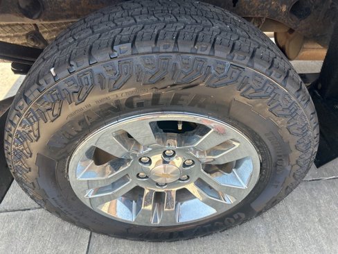 Used 2018 Chevrolet Silverado 1500 LTZ image 27