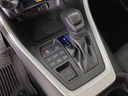Used 2021 Toyota RAV4 LE image 35