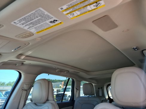 Used 2020 Lincoln Aviator Reserve w/ Equipment Group 202A image 15