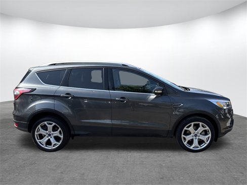 Used 2018 Ford Escape Titanium image 3