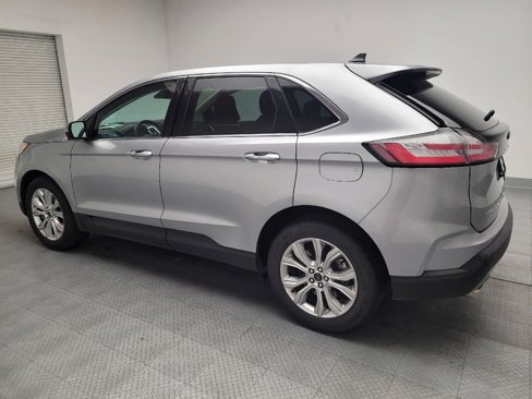 Used 2024 Ford Edge Titanium image 3